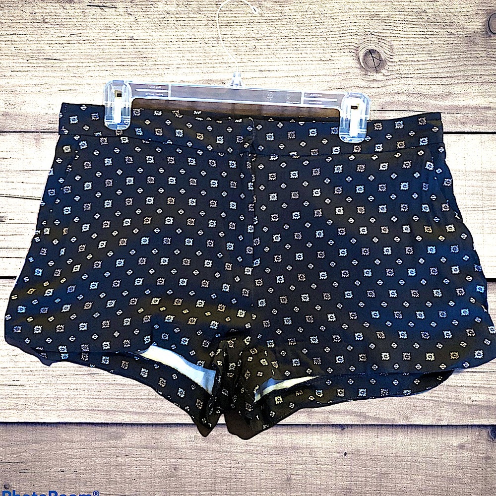 Onehart Women’s Printed Black Shorts Size L